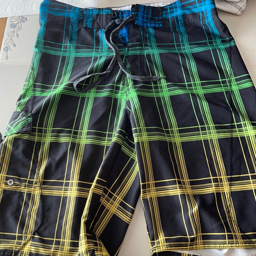17th Street Surf Shop Board Shorts Size 30